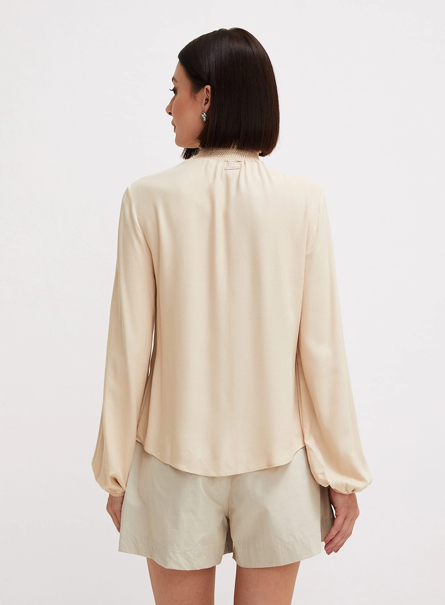Blusa Reta Manga Longa Gola Alta Bege