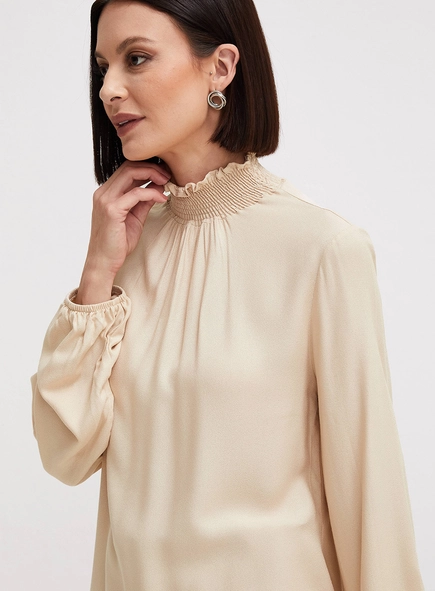 Blusa Reta Manga Longa Gola Alta