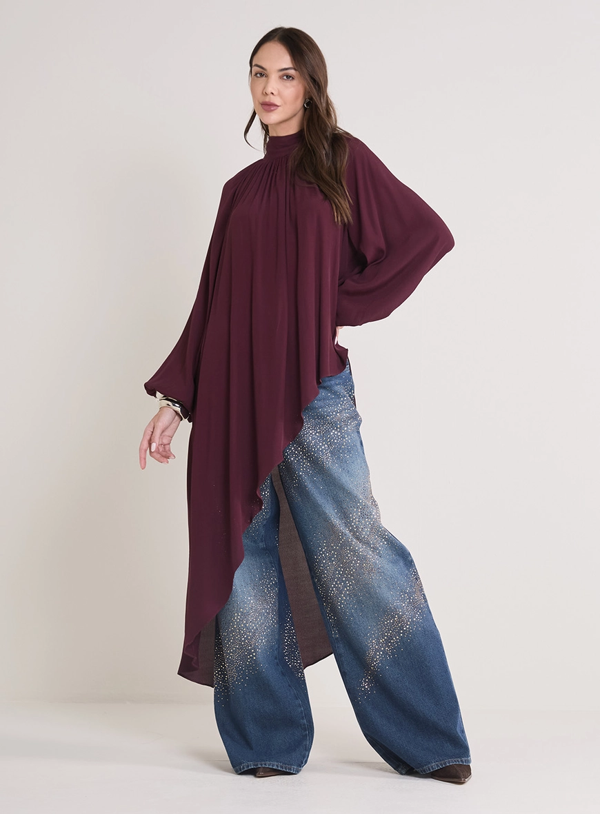 Blusa Ampla Assimétrica Gola Alta Bordô