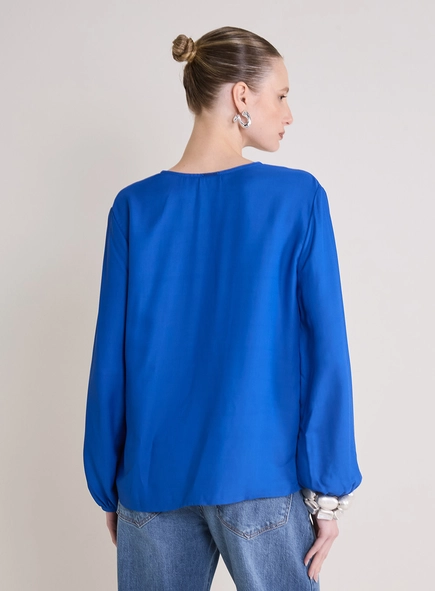 Blusa Reta Manga Longa Detalhe Frontal