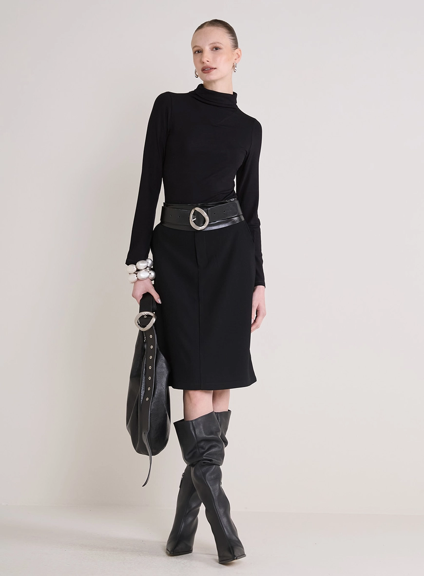Blusa Justa Gola Alta Preto