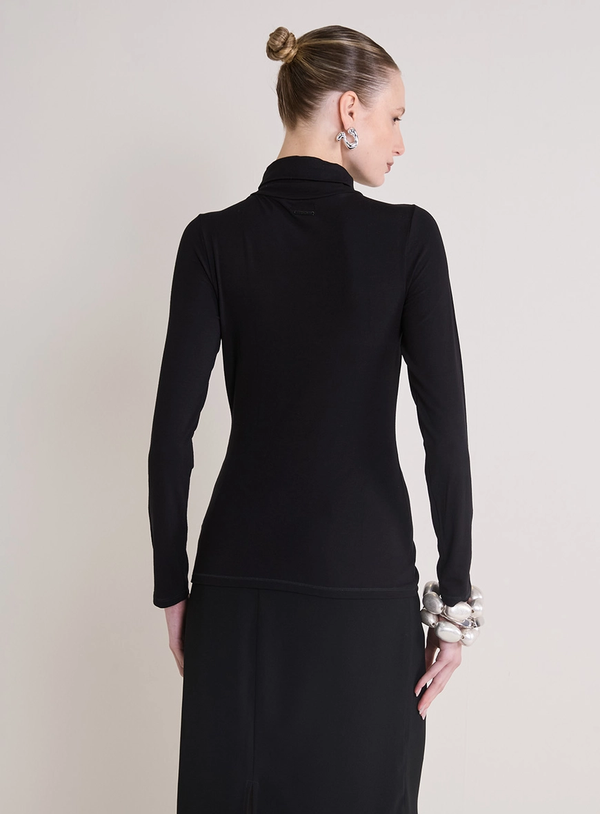 Blusa Justa Gola Alta Preto