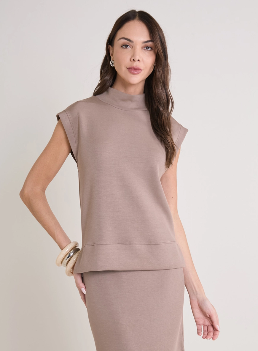 Blusa Em Malha Com Gola Alta Marrom