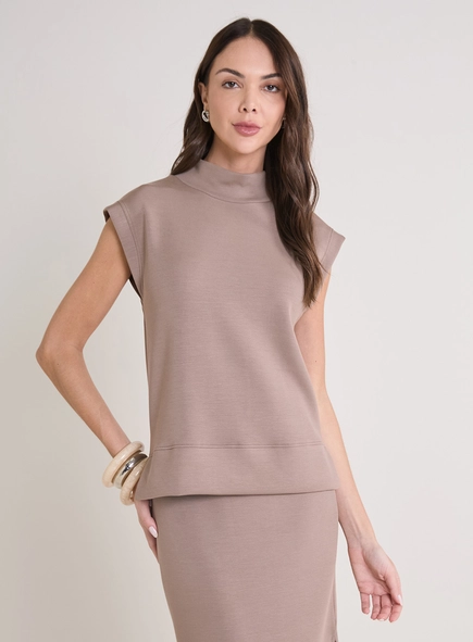 Blusa Em Malha Com Gola Alta