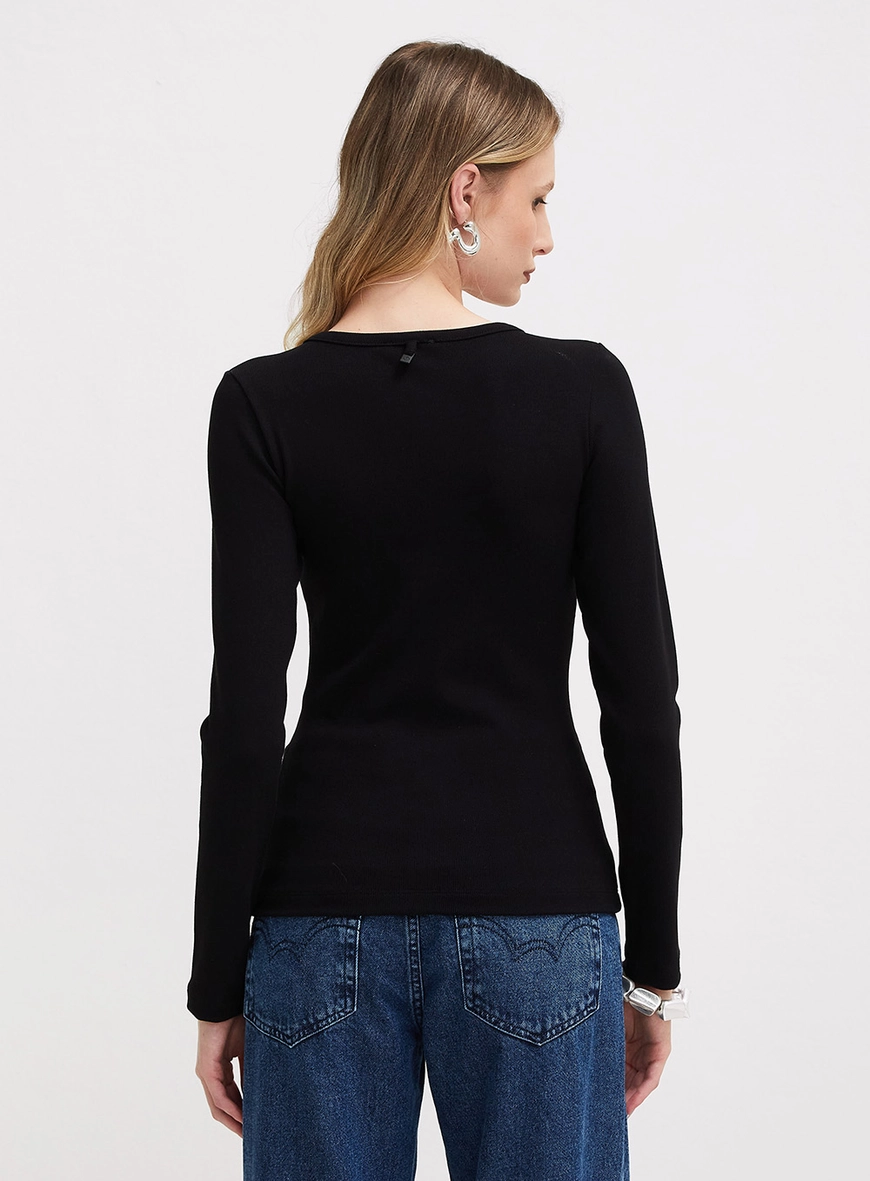 Blusa Justa De Manga Longa Com Decote V Preto