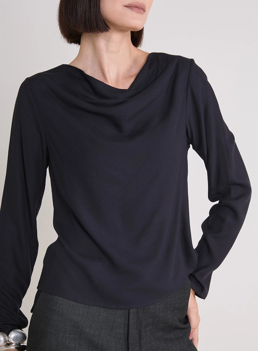 Blusa Solta De Manga Longa Gola Degagê Preto