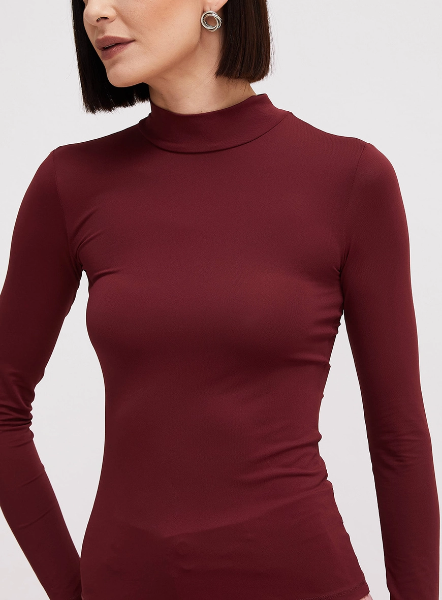 Blusa Justa De Manga Longa Bordô