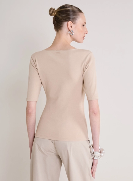 Blusa Ajustada Com Decote U