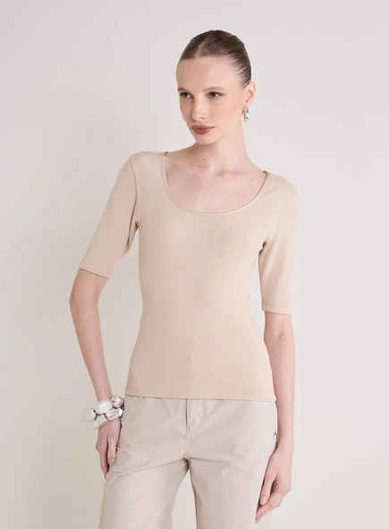 Blusa Ajustada Com Decote U