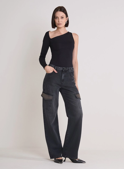 Blusa Justa Assimétrica Cut-out