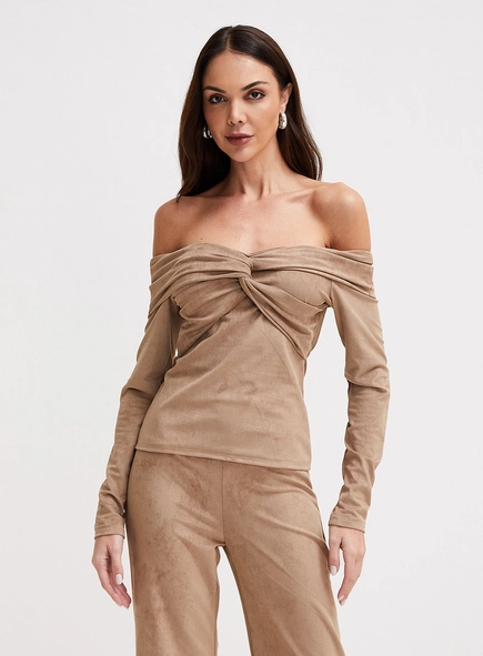 Blusa Suede Justa Ombro A Ombro De Manga Longa
