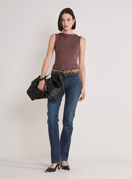 Blusa Justa Com Decote Canoa
