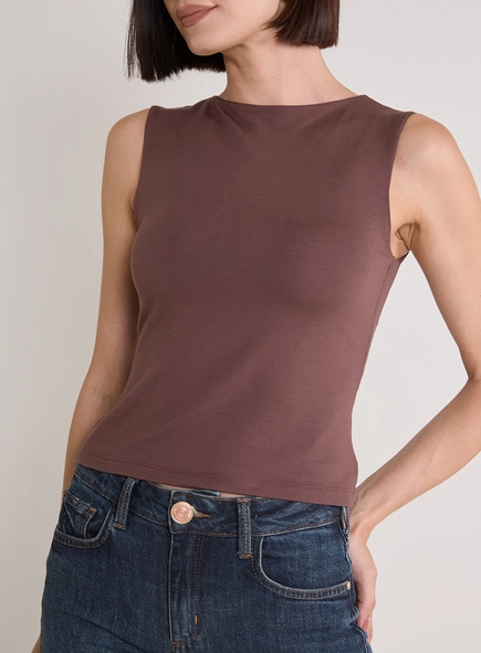 Blusa Justa Com Decote Canoa