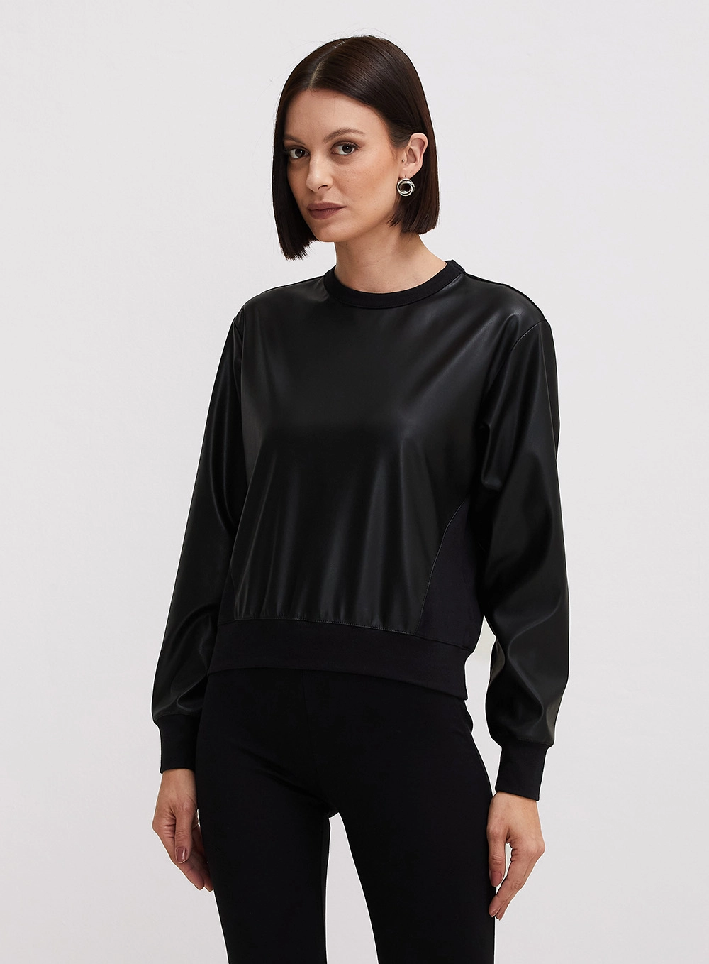 Blusão Feminino Com Couro Sintético Preto 1
