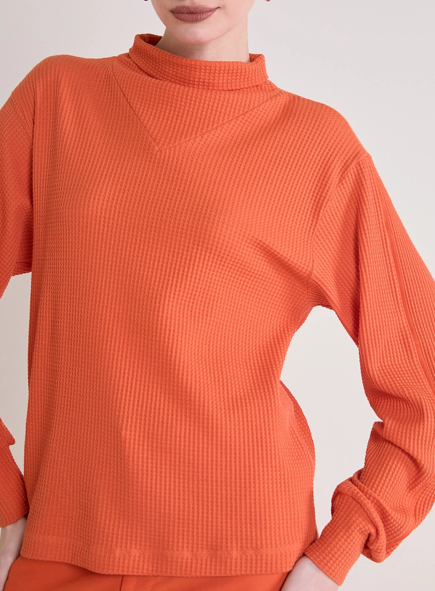 Blusão Texturizado Feminino Solto Com Gola Alta Laranja