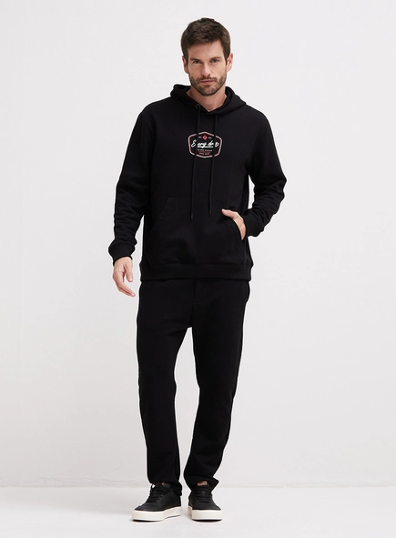 Blusão Masculino Com Capuz Com Detalhe