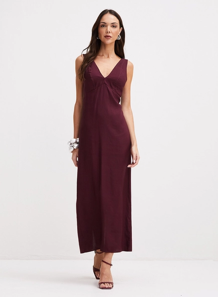 Vestido Longo Reto Com Decote V E Fenda