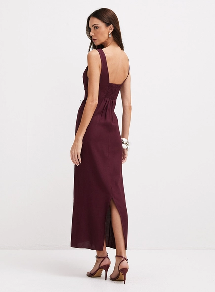 Vestido Longo Reto Com Decote V E Fenda