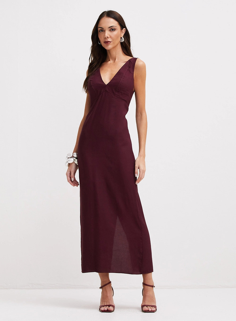 Vestido Longo Reto Com Decote V E Fenda Bordô 4