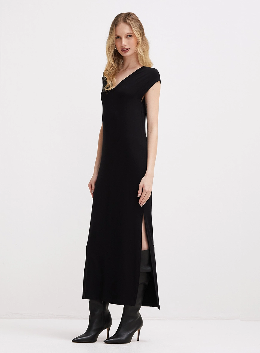 Vestido Longo Solto Com Fenda Preto