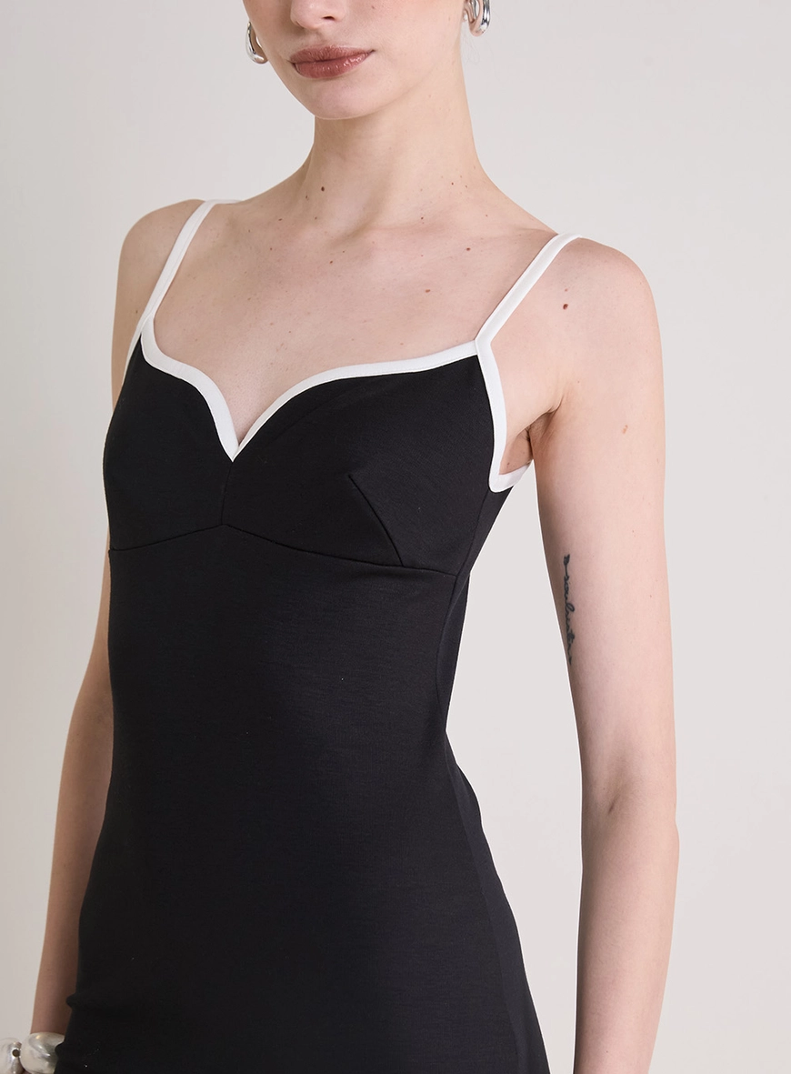 Vestido Midi Justo Com Fenda Preto