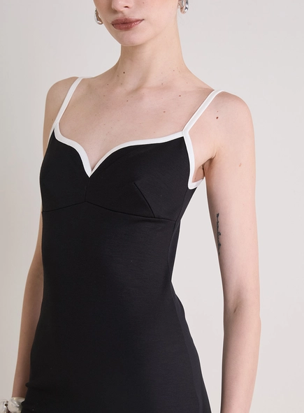 Vestido Midi Justo Com Fenda