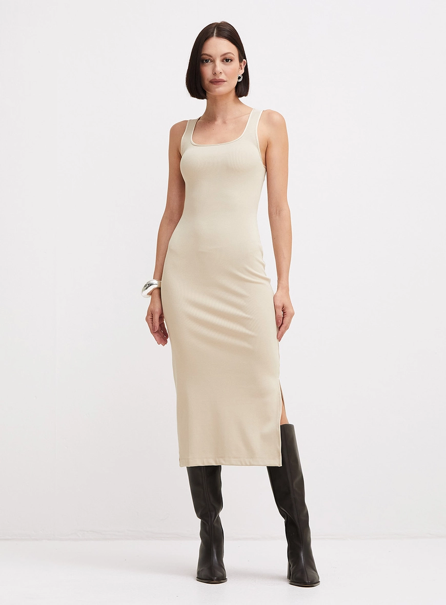 Vestido Midi Justo Canelado Com Fenda Bege