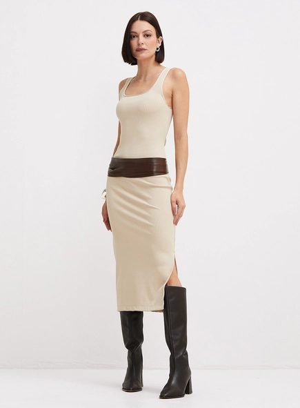 Vestido Midi Justo Canelado Com Fenda