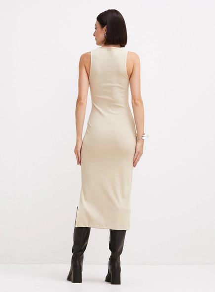 Vestido Midi Justo Canelado Com Fenda