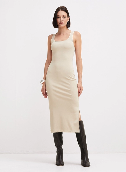 Vestido Midi Justo Canelado Com Fenda