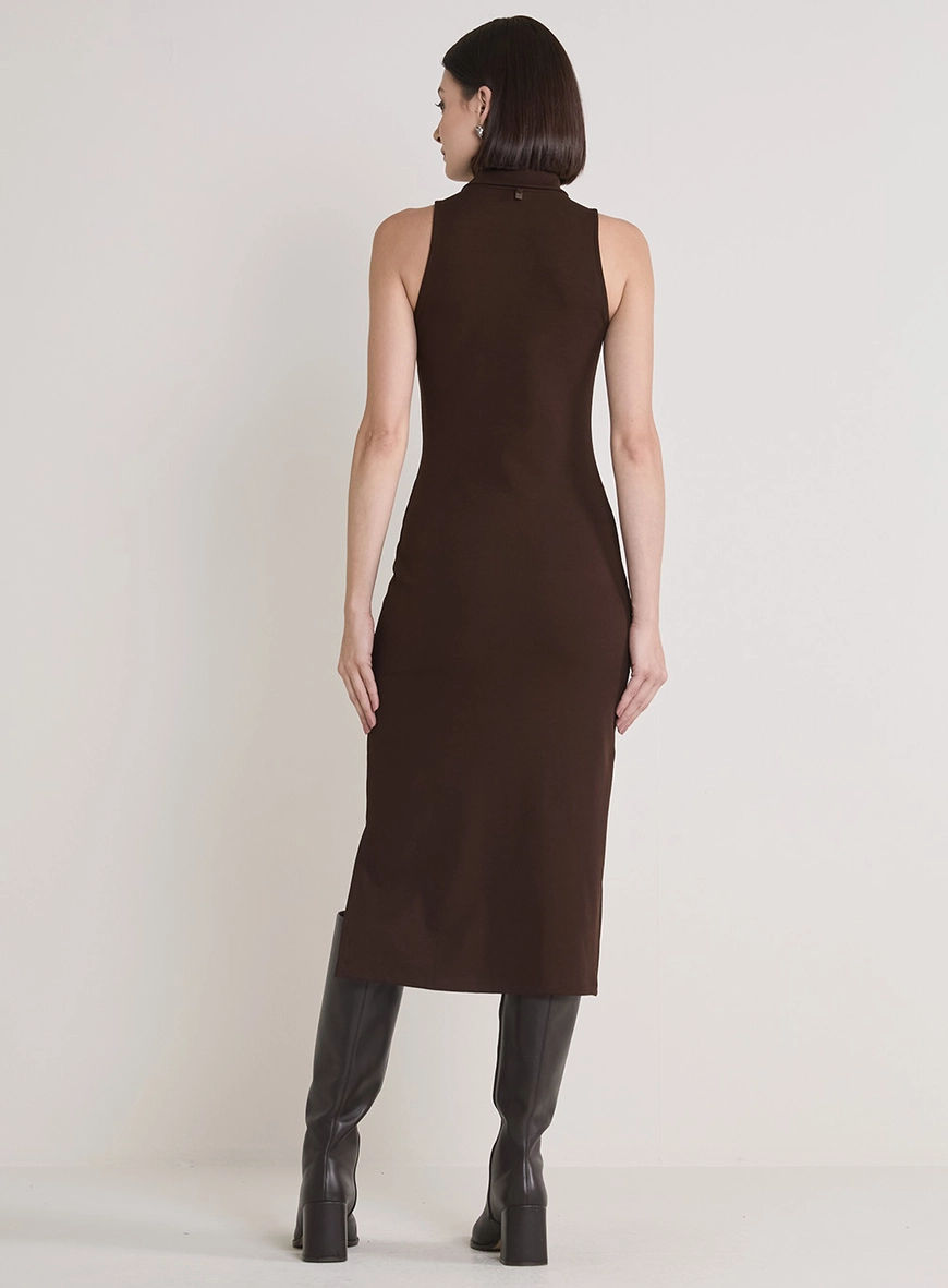 Vestido Midi Justo Canelado Gola Alta Marrom