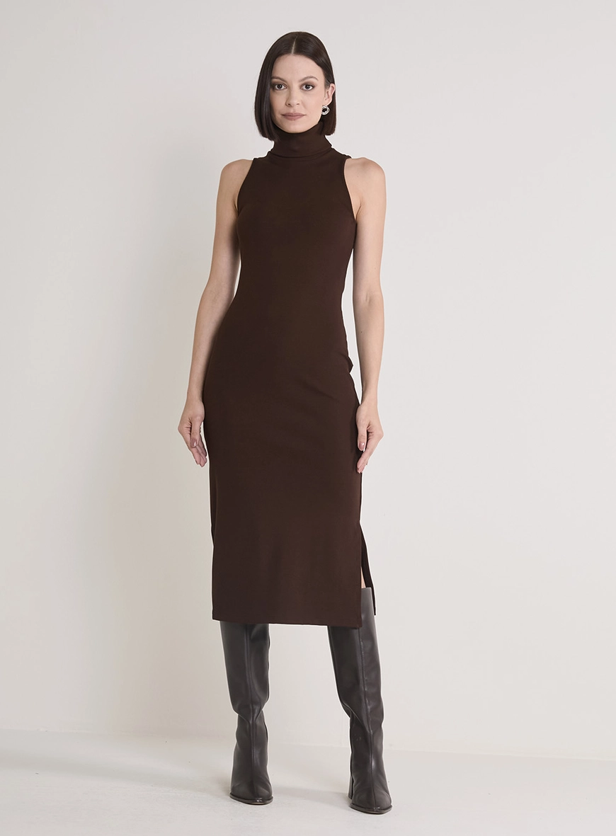 Vestido Midi Justo Canelado Gola Alta Marrom
