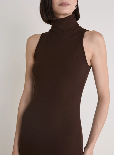 Vestido Midi Justo Canelado Gola Alta
