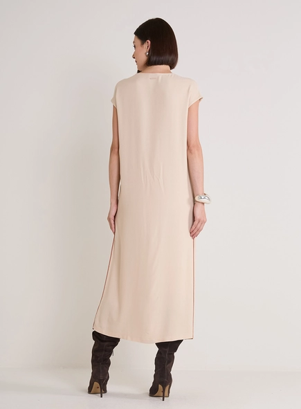 Vestido Midi Reto Com Fenda