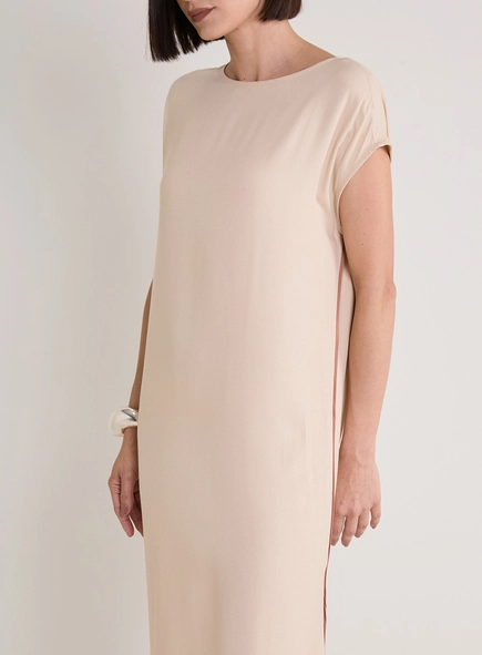 Vestido Midi Reto Com Fenda