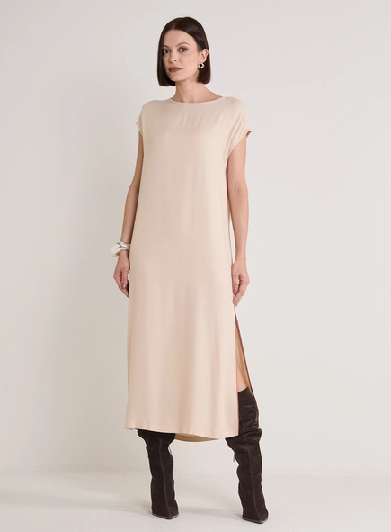 Vestido Midi Reto Com Fenda