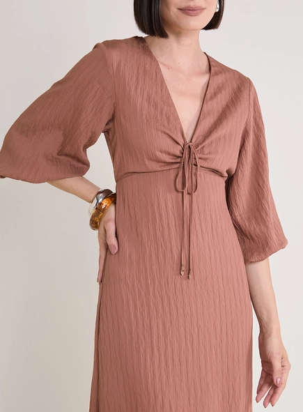Vestido Longo Amplo Com Decote V E Amarração