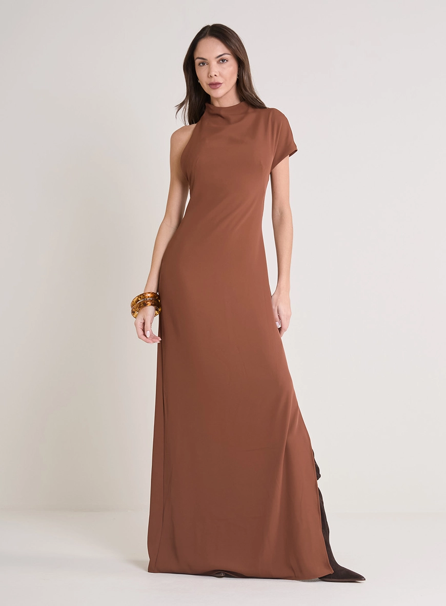 Vestido Longo Assimétrico Gola Alta Marrom