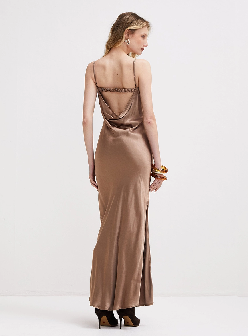 Vestido Longo Acinturado Acetinado Marrom