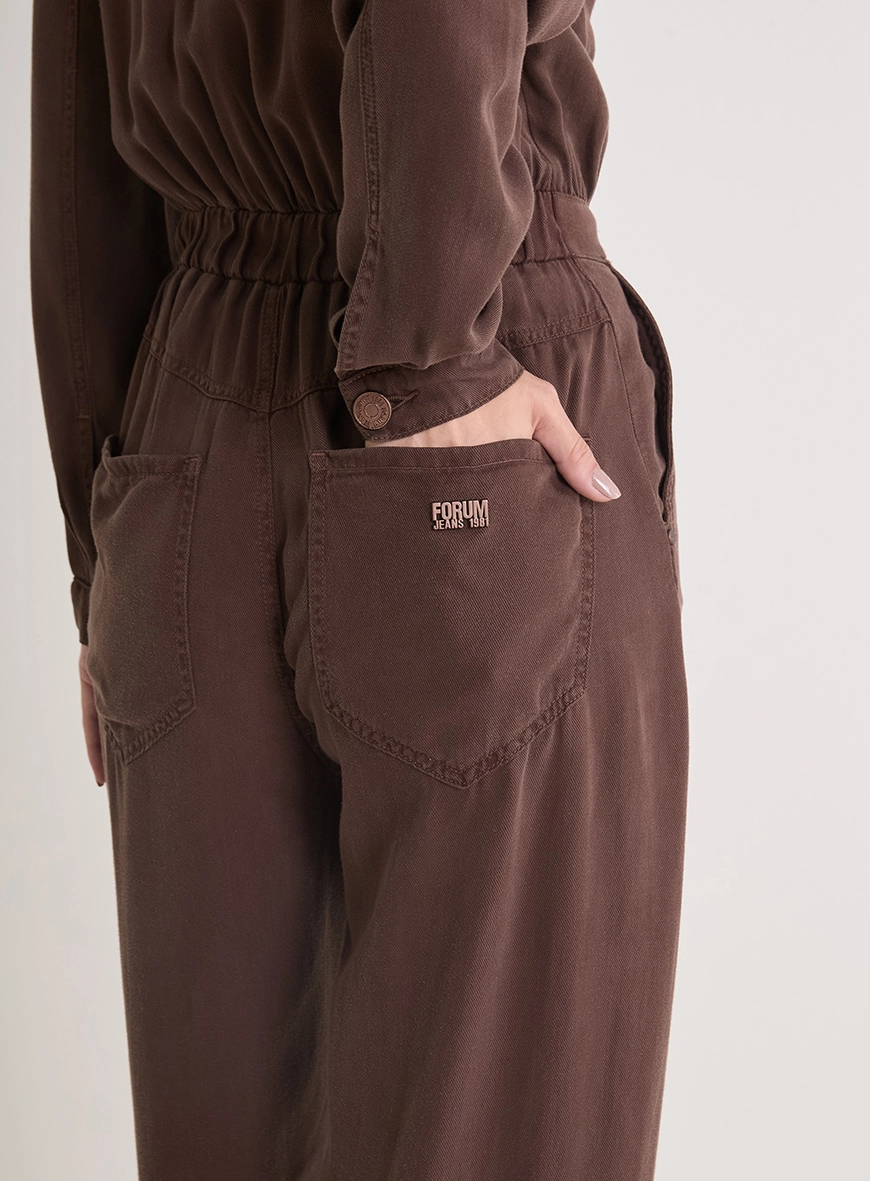 Macacão Sarja Alfaiataria Calça Barrel Marrom
