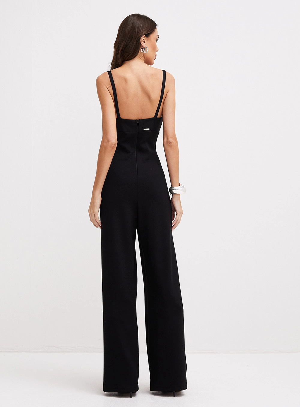 Macacão Pantalona Com Busto Estruturado. Preto 2