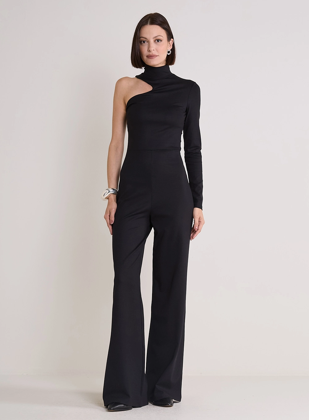 Macacão Justo Com Gola Alta De Uma Manga Só Preto 4
