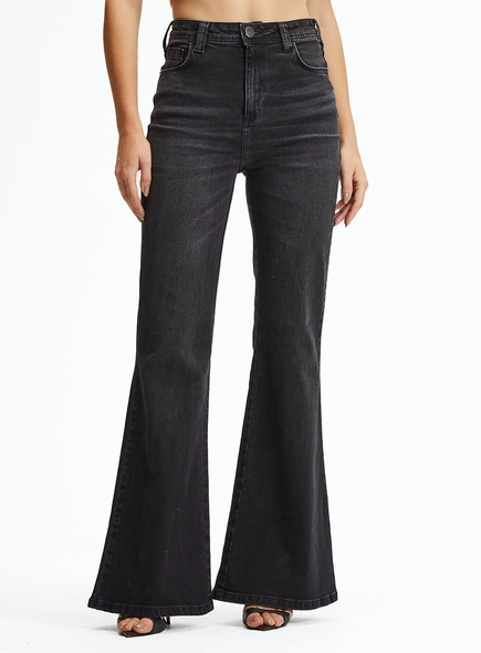 Calça Jeans Flare Cintura Média