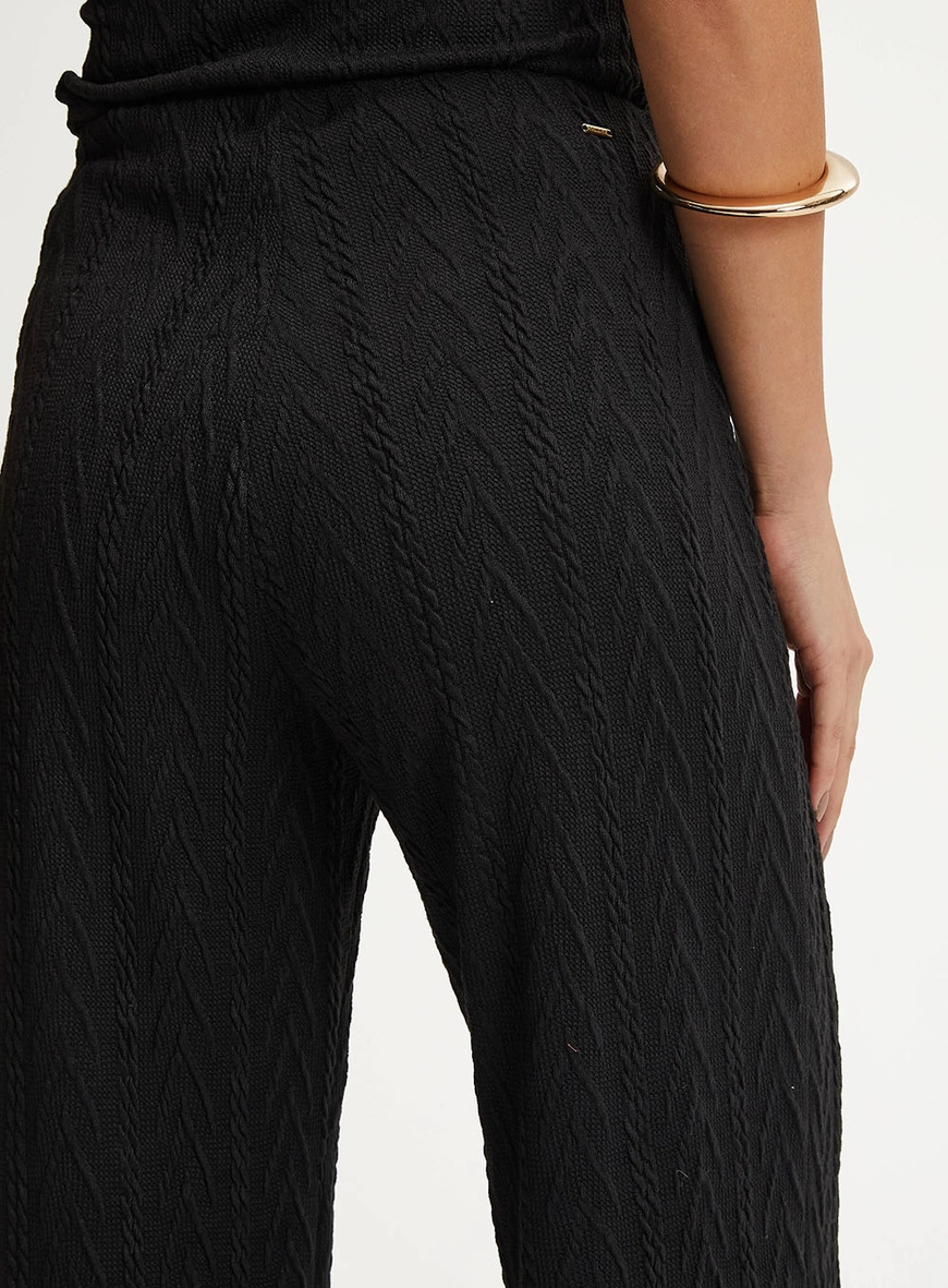 Calça Feminina Reta Texturizada Preto 3