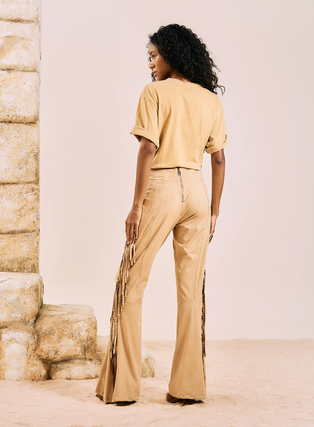 Calça Flare Com Franjas Bege 2