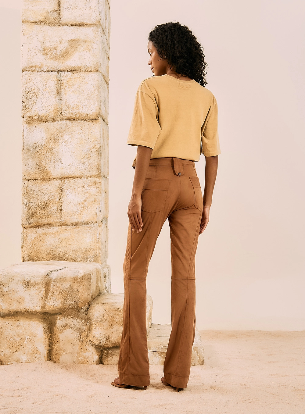 Calça Flare Em Camurça Marrom 2