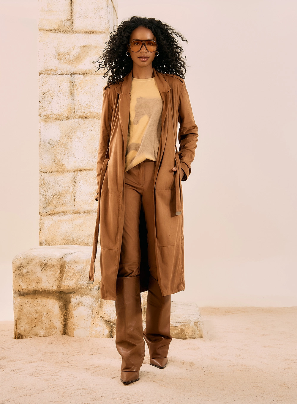 Calça Flare Em Camurça Marrom 4