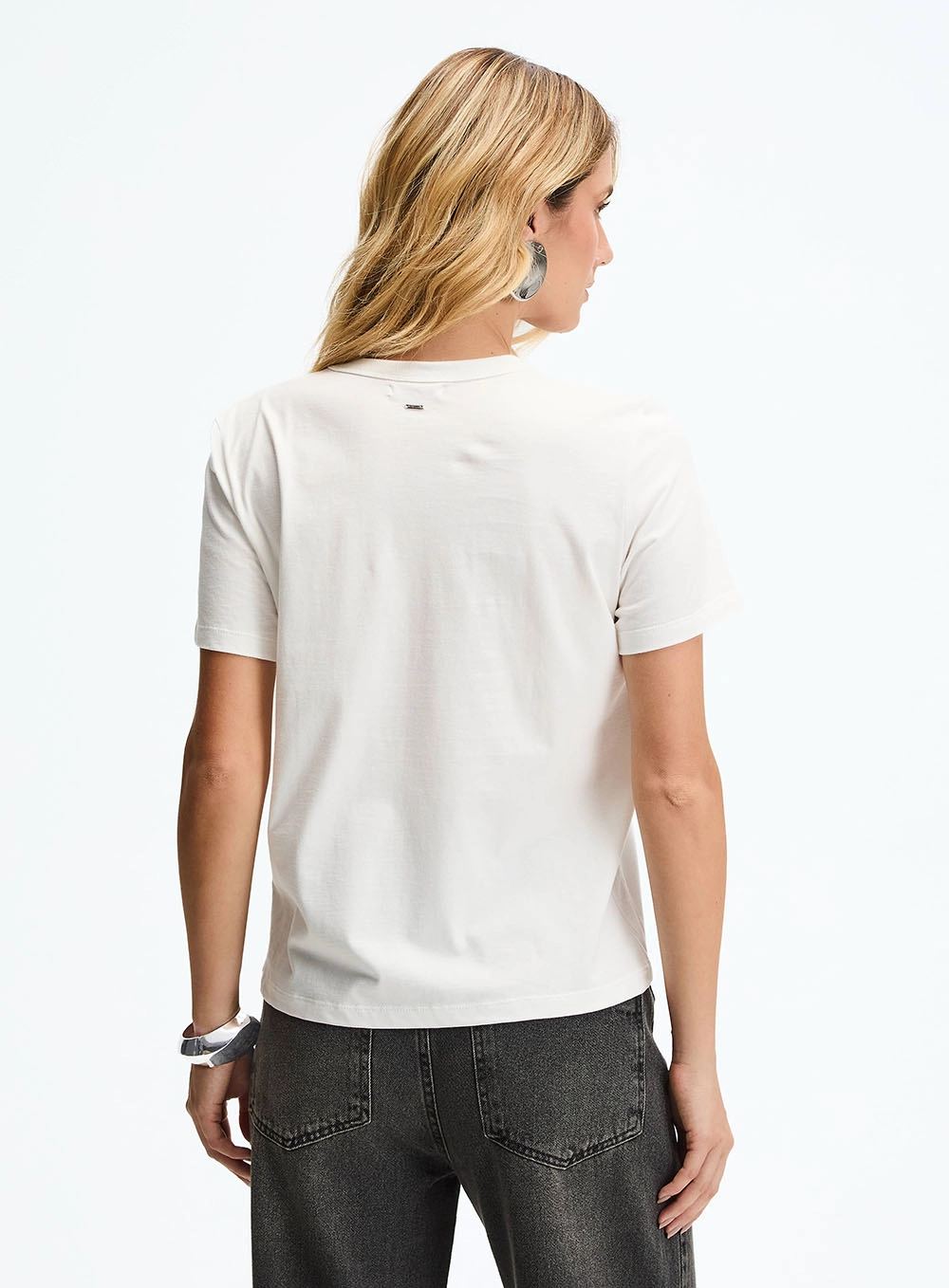 Camiseta Comfort Estampada Feminina Off Shell 3