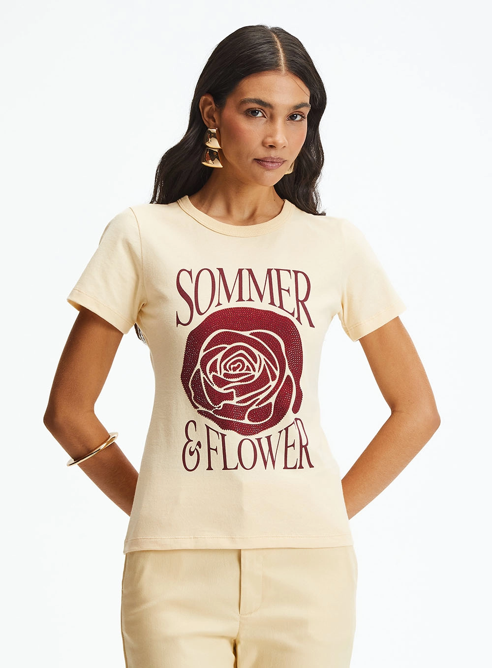 Camiseta Slim Estampada Com Aplicação Bege 2