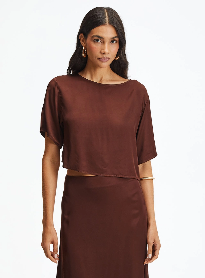 Camiseta Square Com Decote Canoa Marrom 2